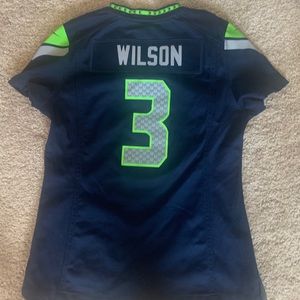 This is a Seattle Seahawks shirt. Wilson #3